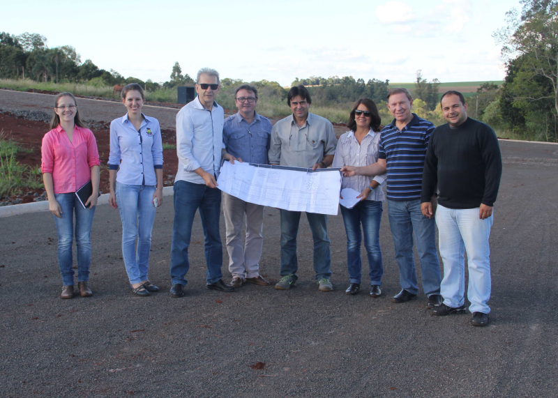 EXECUTIVO ACOMPANHA OBRAS DO PARQUE EMPRESARIAL II 